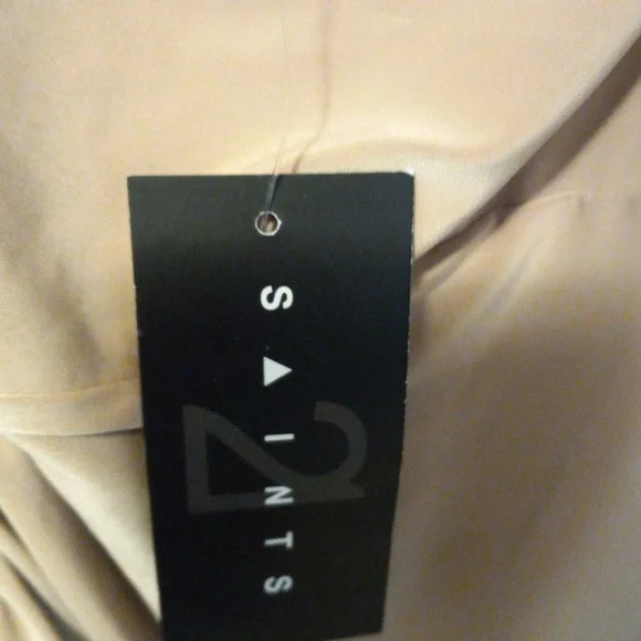 Nwt backless dress - Picture 4 of 4